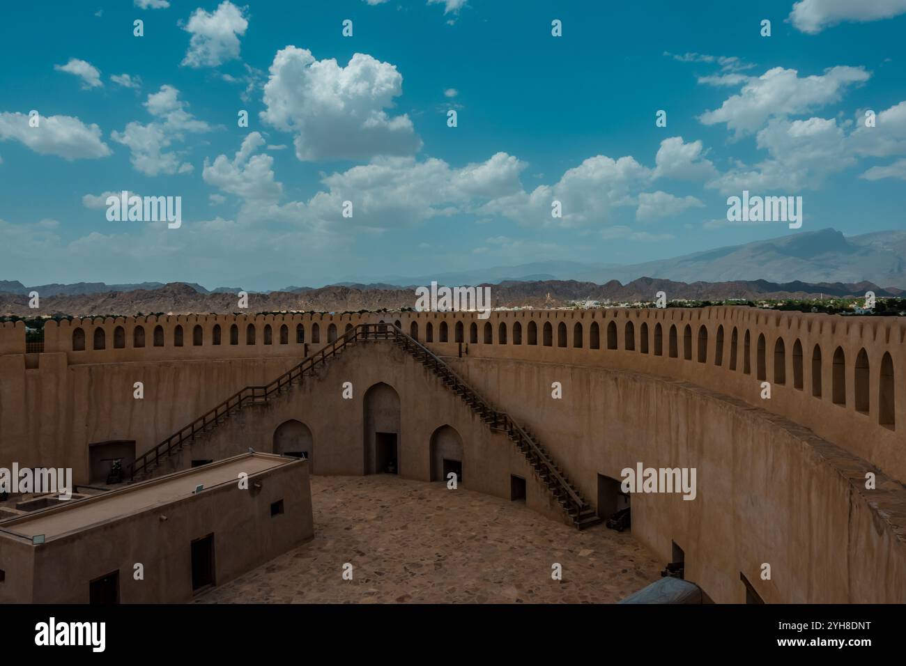 All'interno del forte Nizwa, l'antica fortificazione di Nizwa, Oman Foto Stock