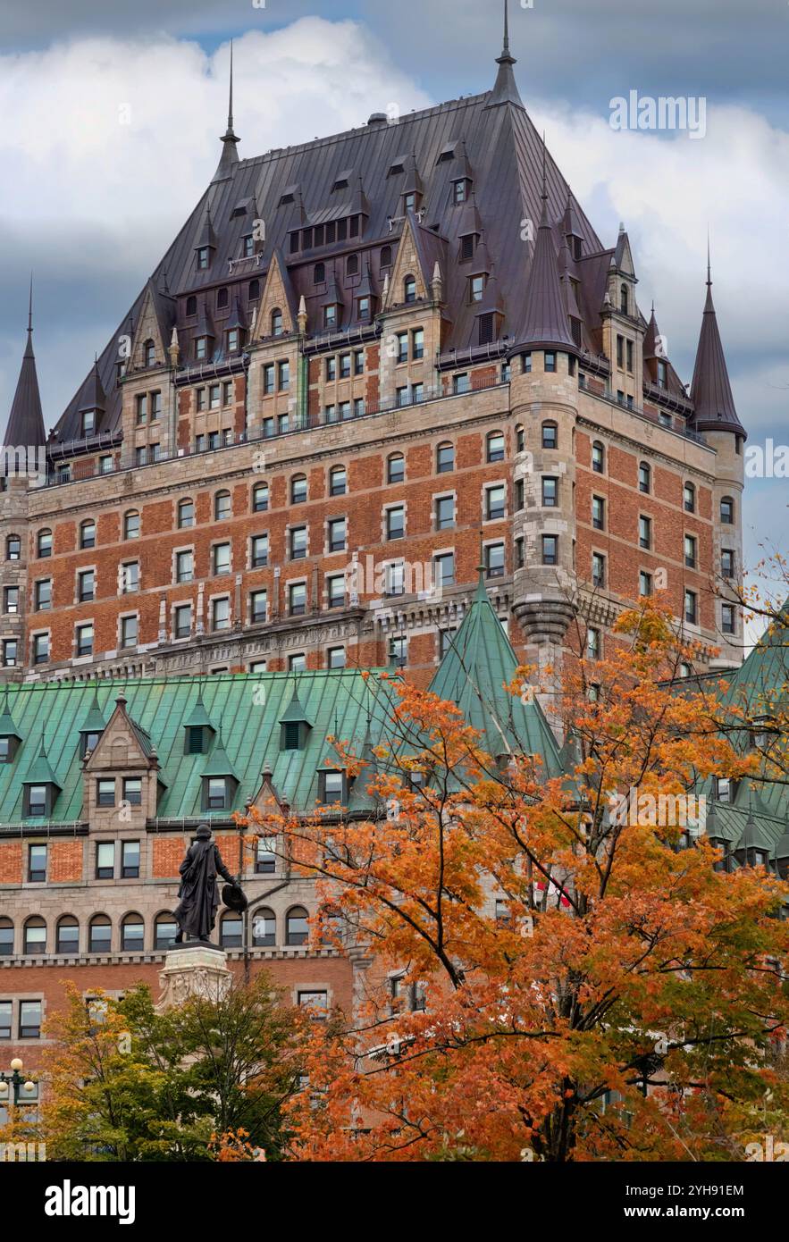 Edificio Fairmont le Château Frontenac a Quebec City, Quebec durante la stagione autunnale. Foto Stock