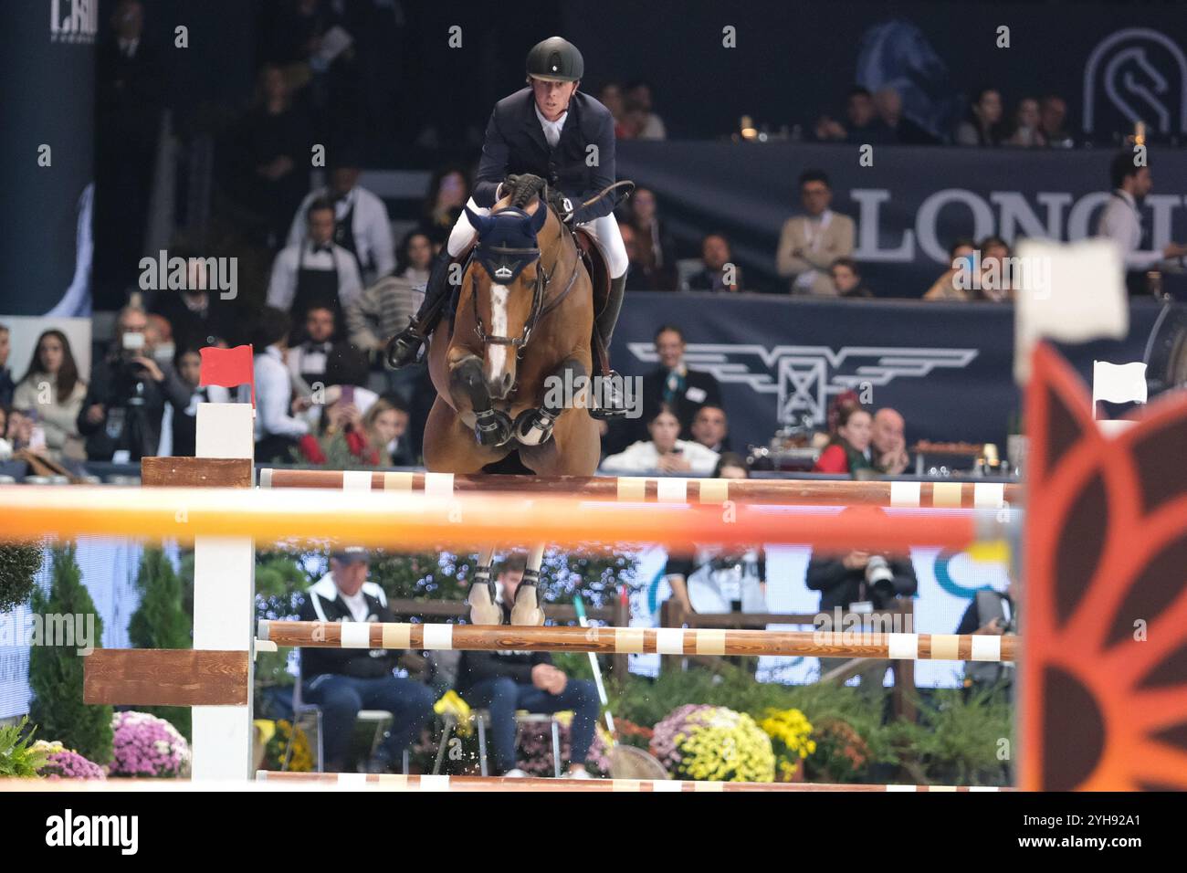 Verona, Italia. 10 novembre 2024. Ben Maher maneggio Point break in azione durante CSI5*- W Longines FEI Jumping World Cup 2024 Gran Prix presentato da KASK, al Pala Fimauto il 10 novembre 2024, Verona, Italia. Crediti: Roberto Tommasini/Alamy Live News Foto Stock