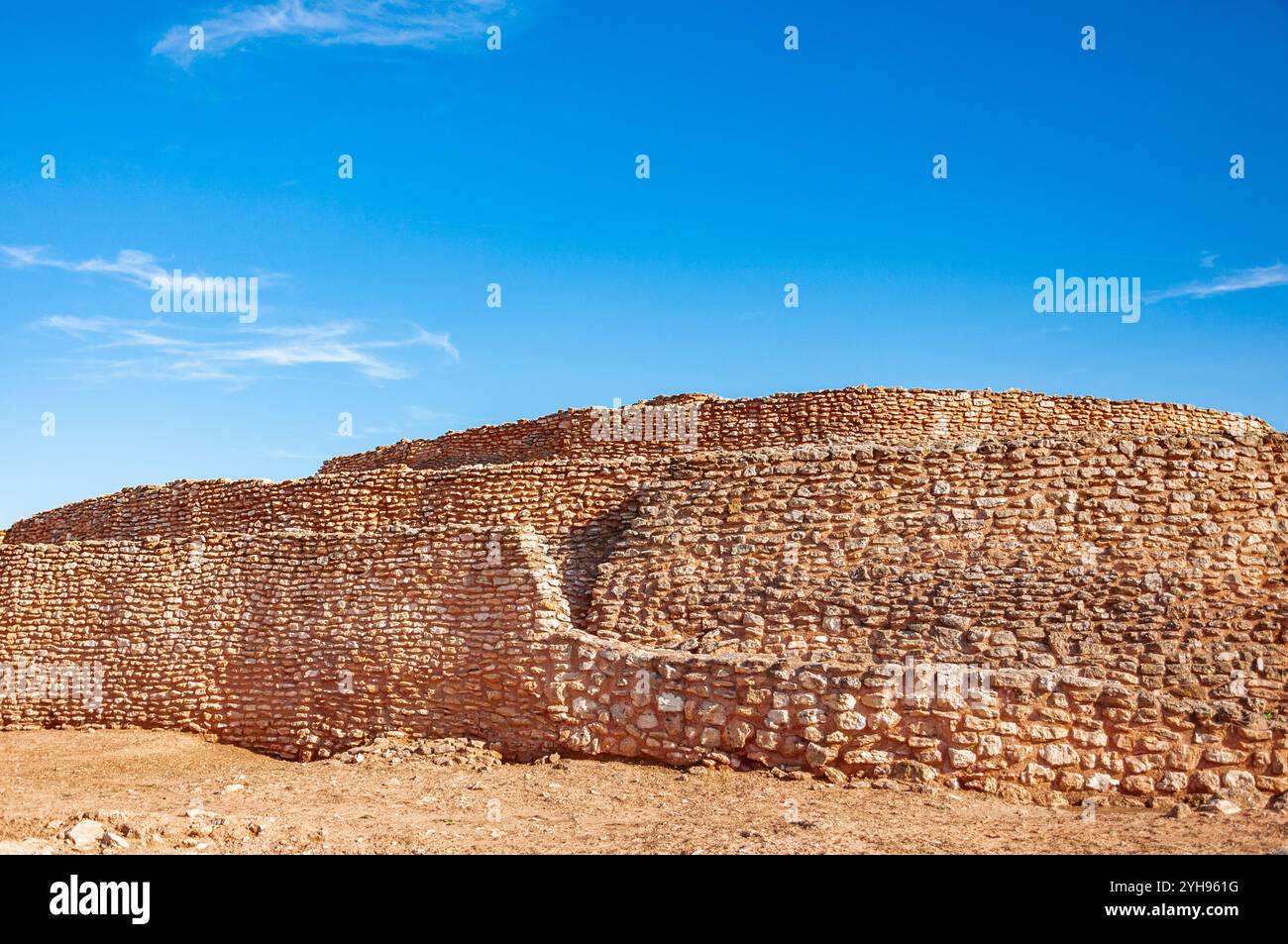 La Motilla del Azuer, Daimiel, una fortificazione preistorica dell'età del bronzo. La ricca storia di questi siti offre una finestra sul nostro lontano passato Foto Stock