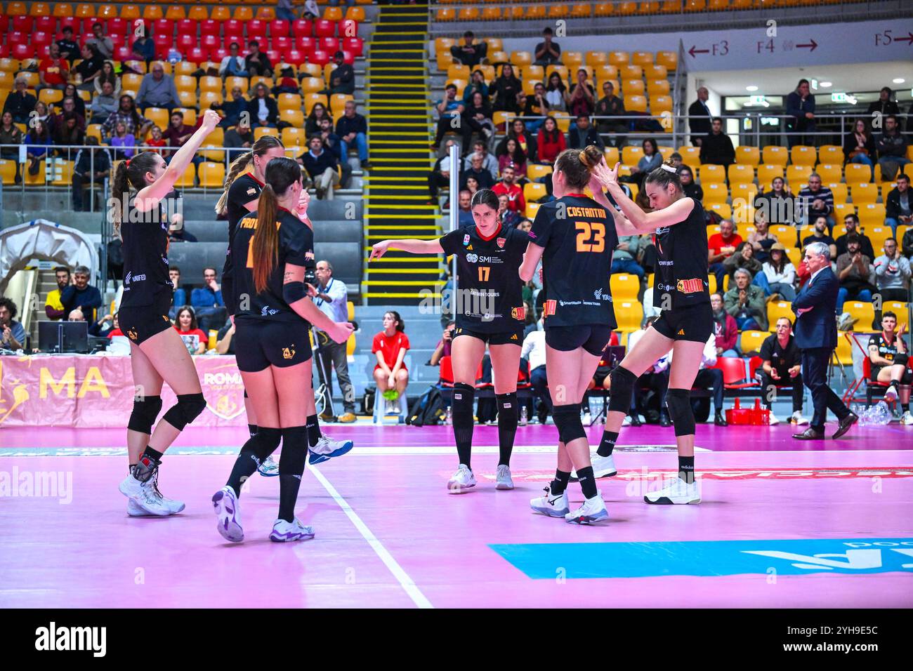 Roma Volley Club durante la serie italiana di pallavolo femminile Una partita Roma Volley vs Maxbox Vallefoglia durante Roma Volley vs Megabox ond. Savio Vallefoglia, partita femminile di pallavolo italiano di serie A1 a Roma, Italia, 10 novembre 2024 Foto Stock