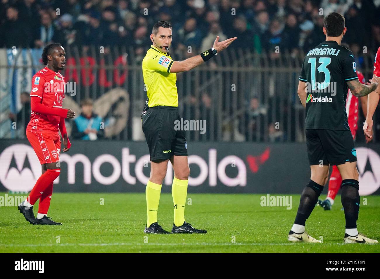 Monza, Italia. 10 novembre 2024. Andrea Colombo (arbitro) durante la partita di campionato italiano di serie A tra AC Monza e SS Lazio il 10 novembre 2024 allo stadio U-Power di Monza. Crediti: Luca Rossini/e-Mage/Alamy Live News crediti: Luca Rossini/e-Mage/Alamy Live News Foto Stock