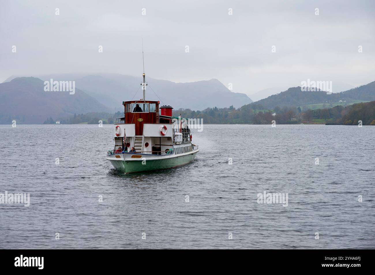 Ullswater Steamer Raven sul lago Ullswater, Cumbria, Regno Unito Foto Stock