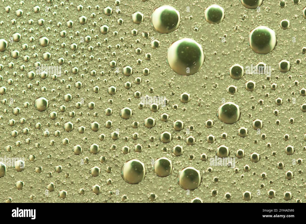 Altre bolle astratte dal mondo con tinta verde Foto Stock