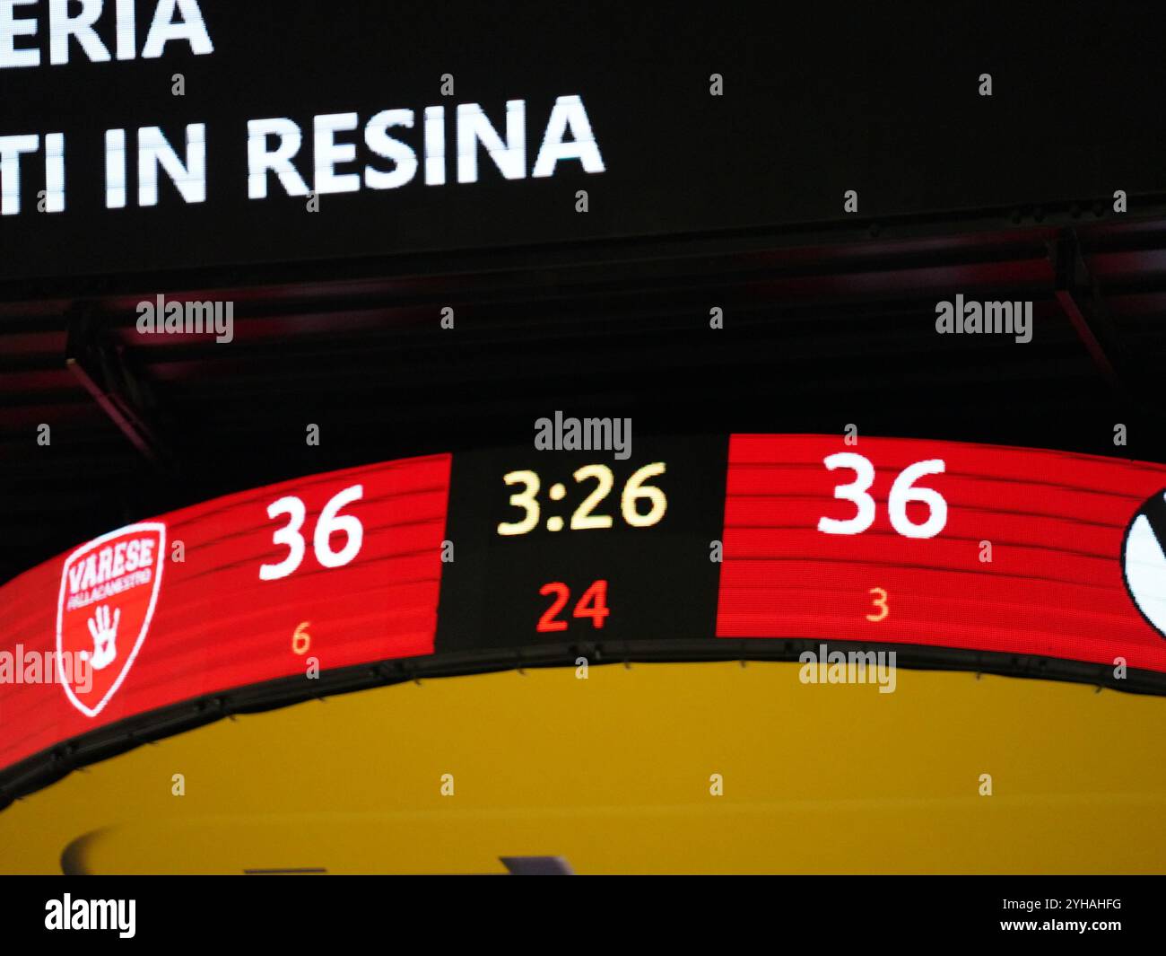 Varese, Italia. 10 novembre 2024. Durante il match del Campionato Italiano LBA tra Openjobmetis Varese e Virtus Bologna, a Varese, il 10 novembre 2024 (foto di Fabio Averna/Sipa USA) crediti: SIPA USA/Alamy Live News Foto Stock