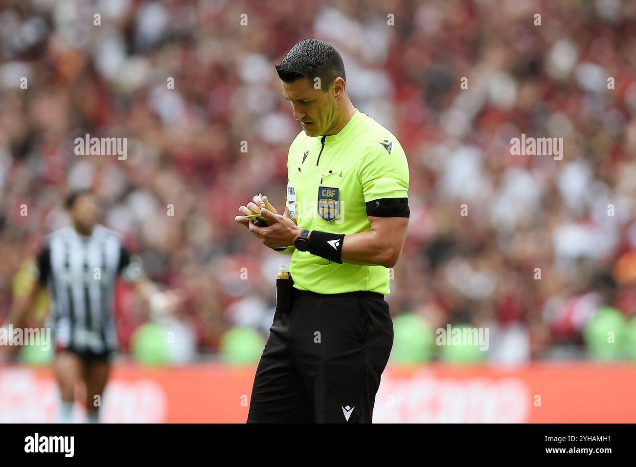 Rio de Janeiro, Brasile, 24 ottobre 2024. L'arbitro di calcio Rafael Klein, durante una partita di calcio tra Flamengo e Atlético-MG, per la Copa do Bras Foto Stock