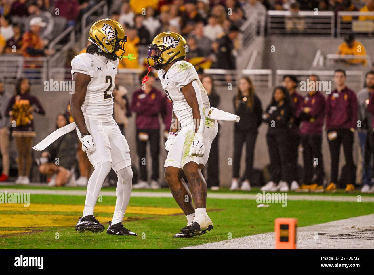 Il running back degli UCF Knights RJ Harvey (7) festeggia dopo aver segnato un touchdown nel quarto periodo di una partita di football NCAA contro gli Arizona State S. Foto Stock