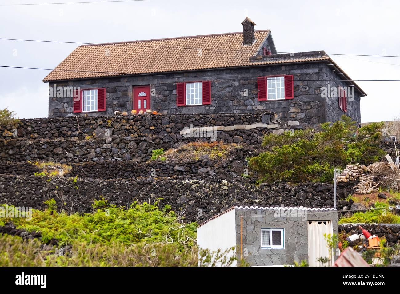 Casa di villaggio all'esterno dell'isola di Pico, isole Azzorre, Portogallo Foto Stock