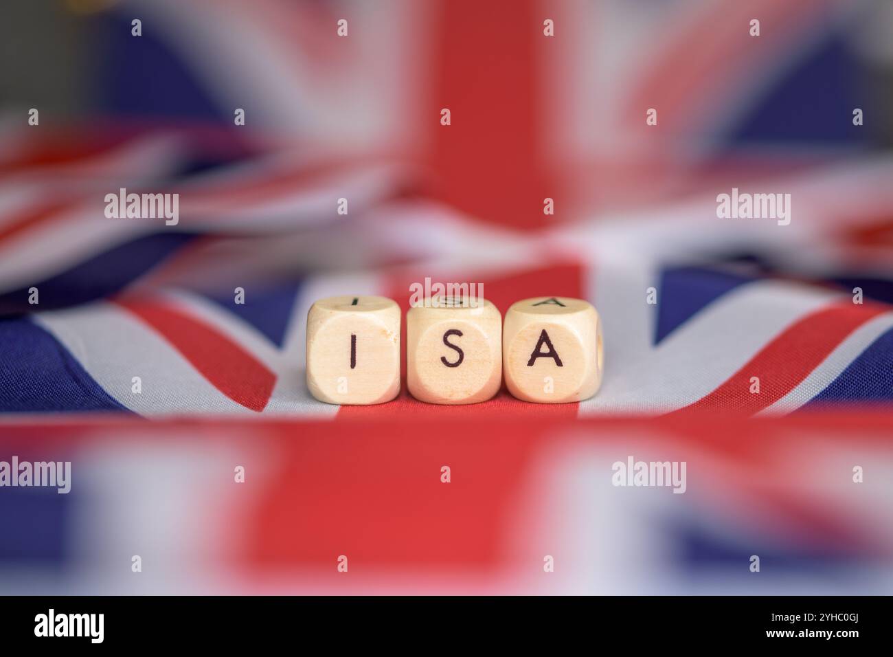 ISA, i S A , conto di risparmio individuale, investimenti, nuovo esercizio finanziario, risparmi esentasse con Union Jack sullo sfondo Foto Stock