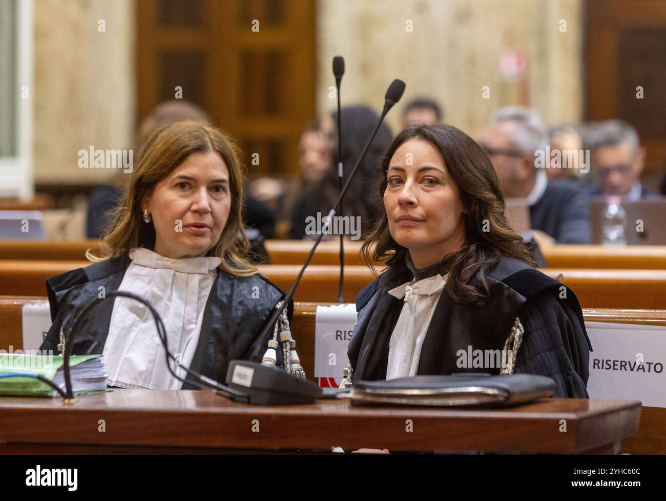 Milano, Italia. 11 novembre 2024. Samantha Barbaglia e Giulia Geradini udienza del processo a Alessandro Impagnatiello per l'omicidio di Giulia Tramontano e il figlio - Milano, Italia - Luned&#xec;, 11 novembre 2024 (foto Stefano porta/LaPresse) audizione del processo di Alessandro Impagnatiello per l'omicidio di Giulia Tramontano e suo figlio - Milano, Italia - lunedì 11 novembre 2024 (foto Stefano porta/LaPresse credito): LaPresse Live/Alamy News Foto Stock