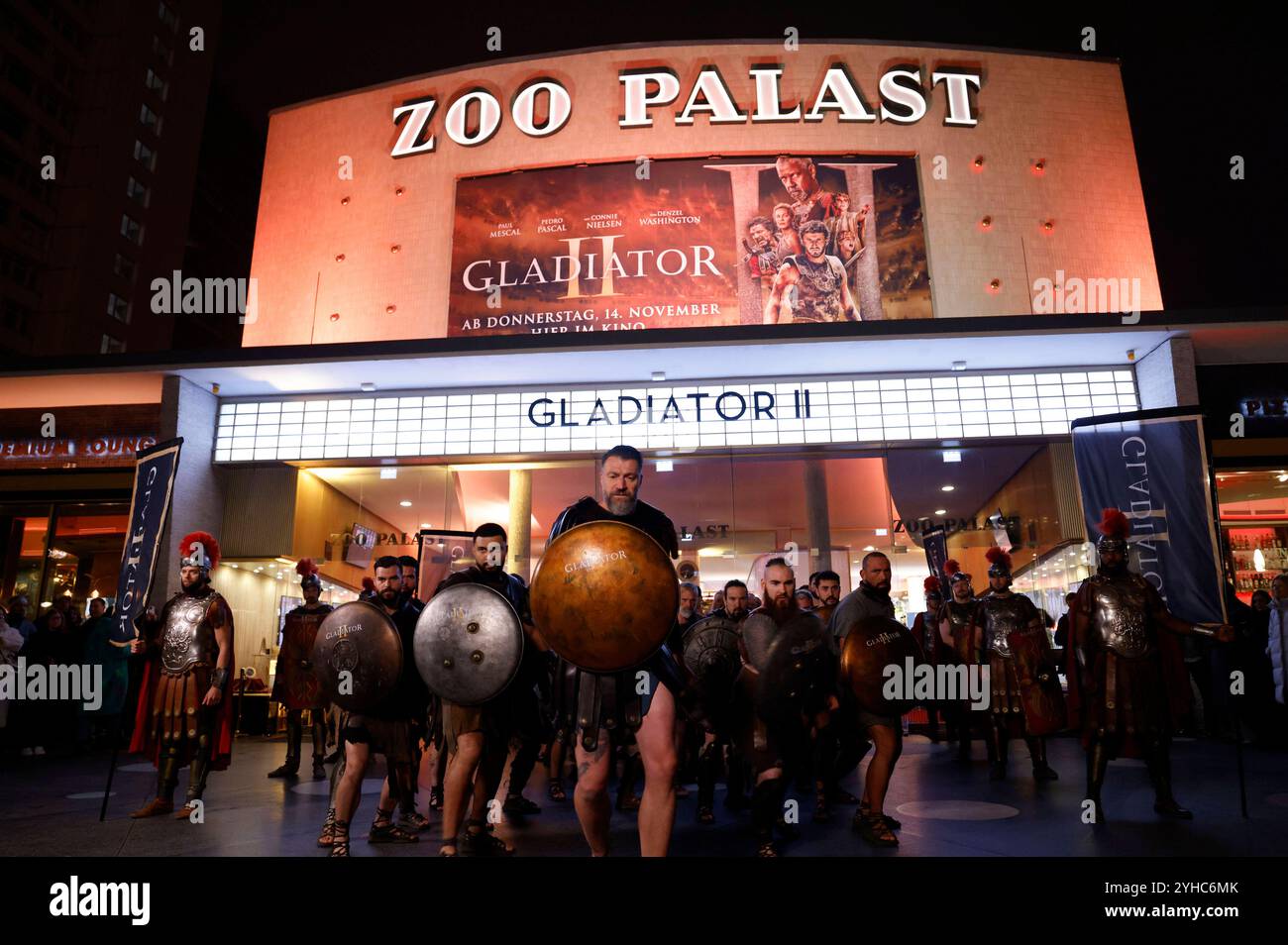 Screening des Kinofilms Gladiator II in Zoo Palast. Berlino, 10.11.2024 *** proiezione del film Gladiator II allo Zoo Palast Berlin, 10 11 2024 foto:XS.xGabschx/xFuturexImagex gladiator_berlin_4104 Foto Stock