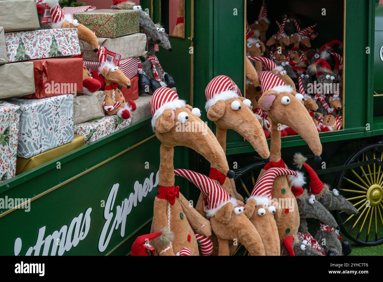 Mostra di coccole per Natale 2024 al Beckworth Emporium, Mears Ashby, Northamptonshire, Regno Unito Foto Stock