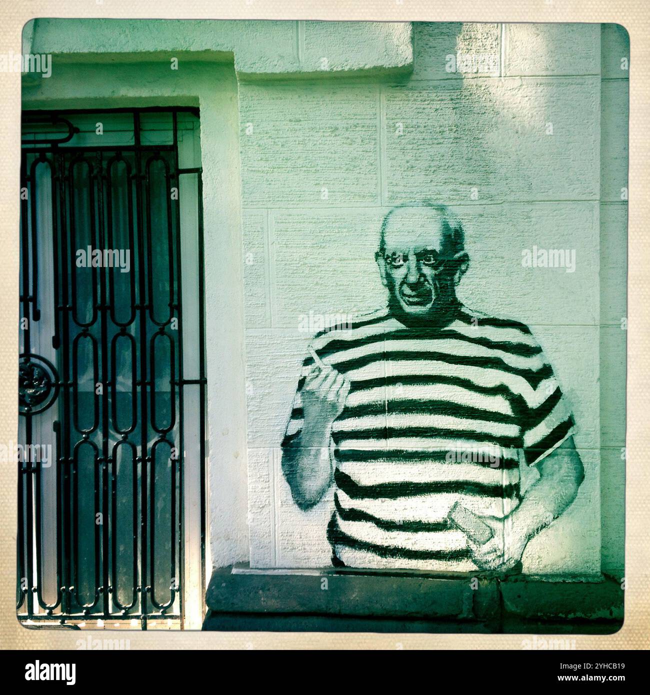 Un dipinto dell'artista spagnolo Pablo Picasso decora un muro nel quartiere di Roma Norte, Roma Norte, città del Messico, 6 dicembre 2012. NOTA: Questa immagine fa parte di Aurora Foto Stock