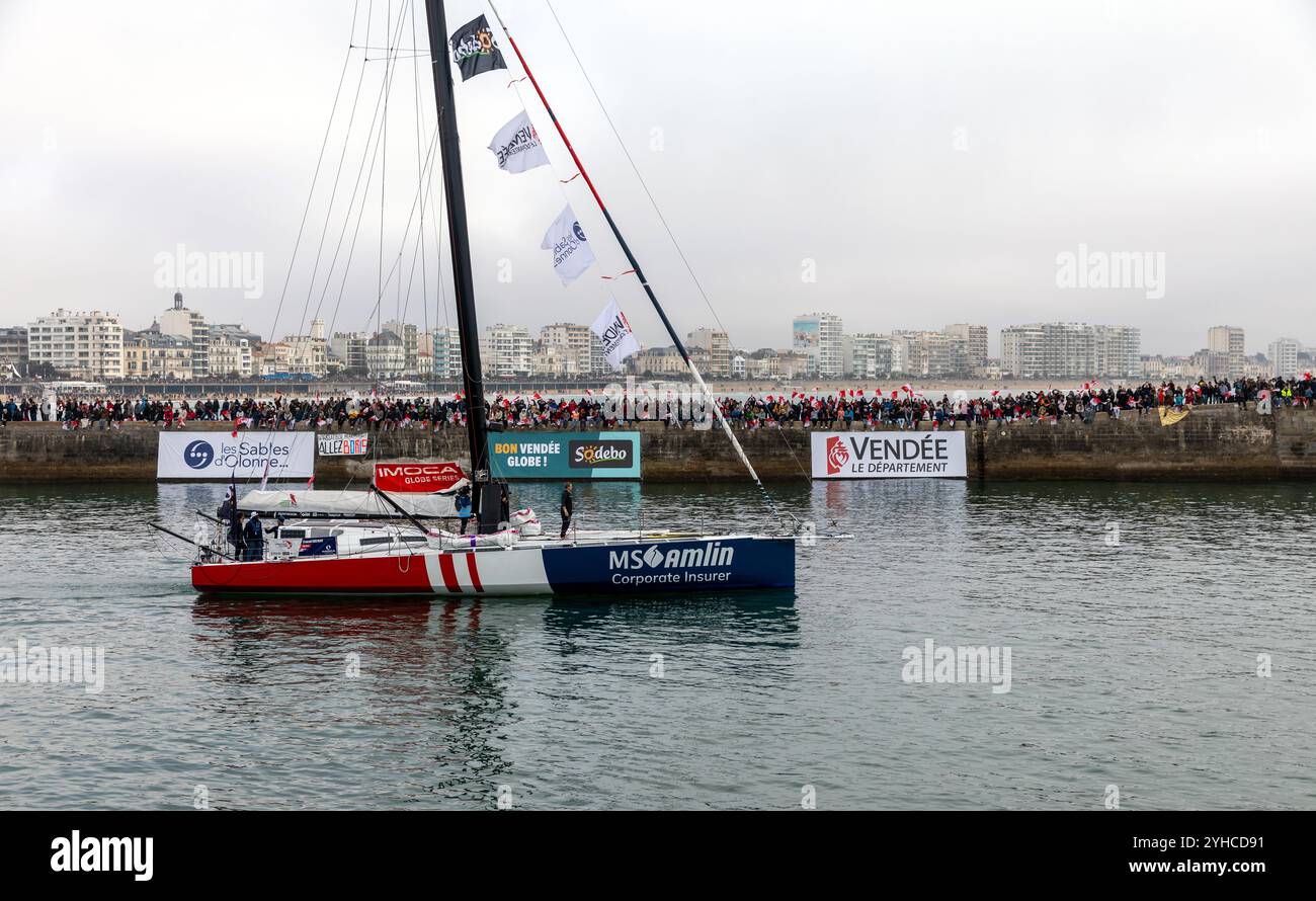 Conrad Colman (MS Amlin) nel canale per l'inizio del Vendee Globe 2024 il 10 novembre 2024. A Les Sables d'Olonne, Francia. Foto Stock
