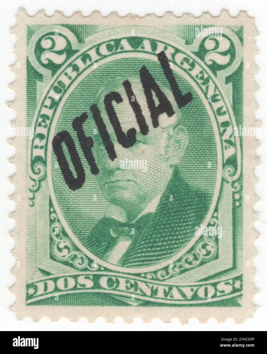 ARGENTINA - 1884: 2 centavo verde francobollo ufficiale raffigurante il ritratto di Alejandro vincente López y Planes (1785-1856). È stato uno scrittore e politico argentino che ha agito come presidente ad interim dell'Argentina dal 7 luglio al 18 agosto 1827. Ha anche scritto il testo dell'inno nazionale argentino adottato l'11 maggio 1813 Foto Stock