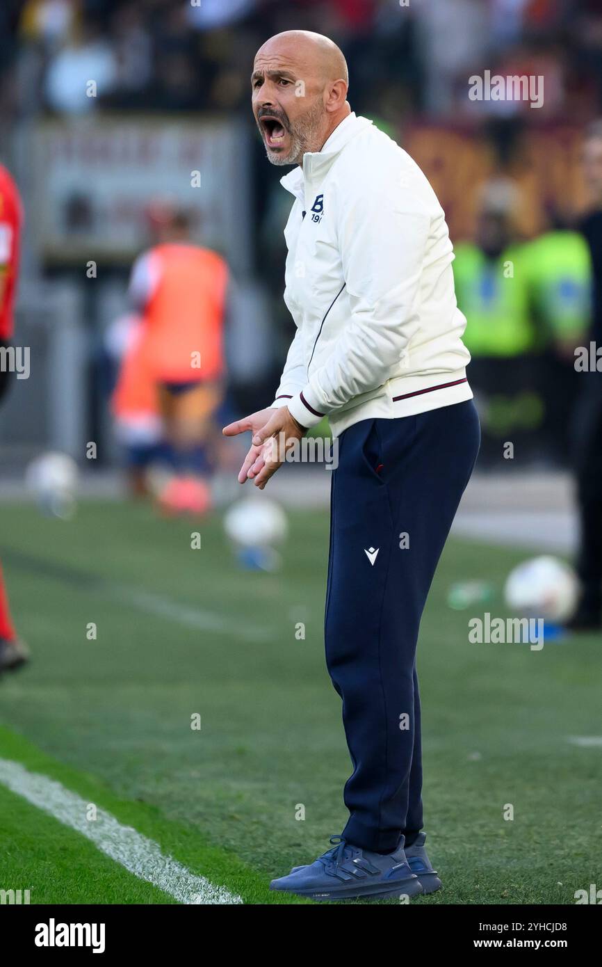 Vincenzo Italiano, allenatore del Bologna FC, durante la partita di serie A tra AS Roma e Bologna FC allo stadio Olimpico di Roma (Italia), 10 novembre 2024. Foto Stock