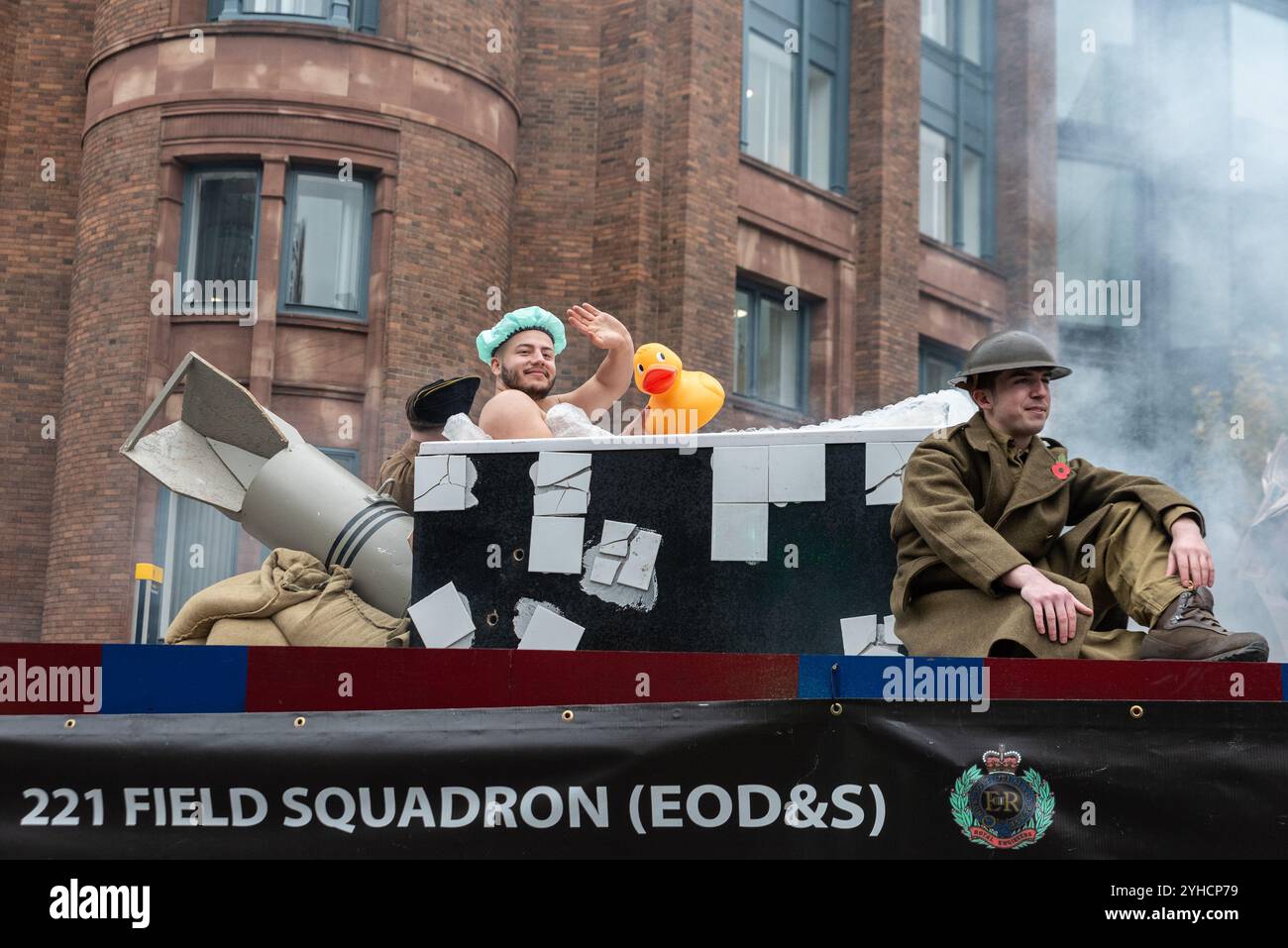 Il 101 (City of London) Engineer Regiment (Explosive Ordnance Disposal & Search) è un reggimento che si svolge alla Lord Mayor's Show Parade 2024 nella City di Londra Foto Stock