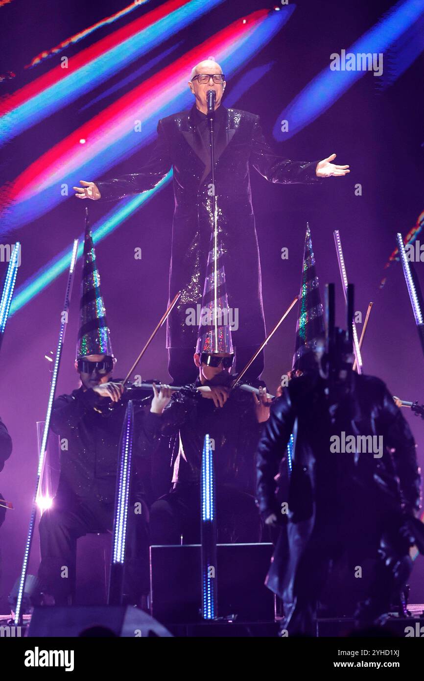 Neil Tennant von den PET Shop Boys bei der Verleihung der MTV European Music Awards 2024 nella der Co-op Live Arena. Manchester, 10.11.2024 *** Neil Tennant dei PET Shop Boys agli MTV European Music Awards 2024 presso la Co op Live Arena Manchester, 10 11 2024 foto:xH.xZwanzigerx/xFuturexImagex mtv 4401 Foto Stock