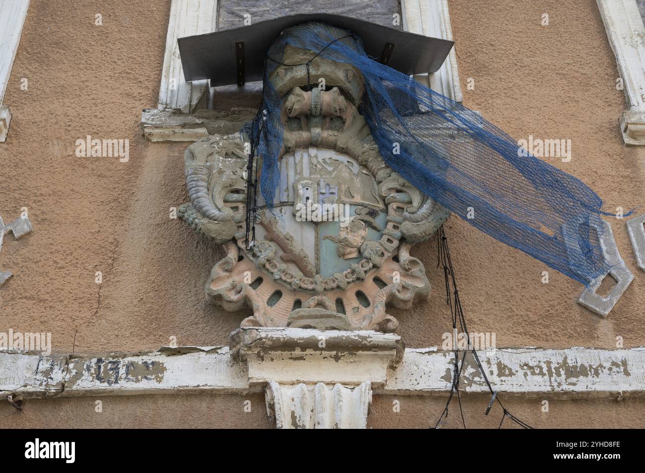 Stemma degli Schwarzenbergs, nobile famiglia Franconia-Boemia, su una ex locanda, Huettenheim 5, Huettenheim, bassa Franconia, Baviera, Germania, Foto Stock