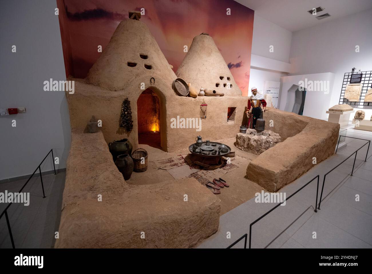 Replica delle tradizionali case coniche in mattoni di fango di Harran, Şanlıurfa Museum Turkiye Foto Stock