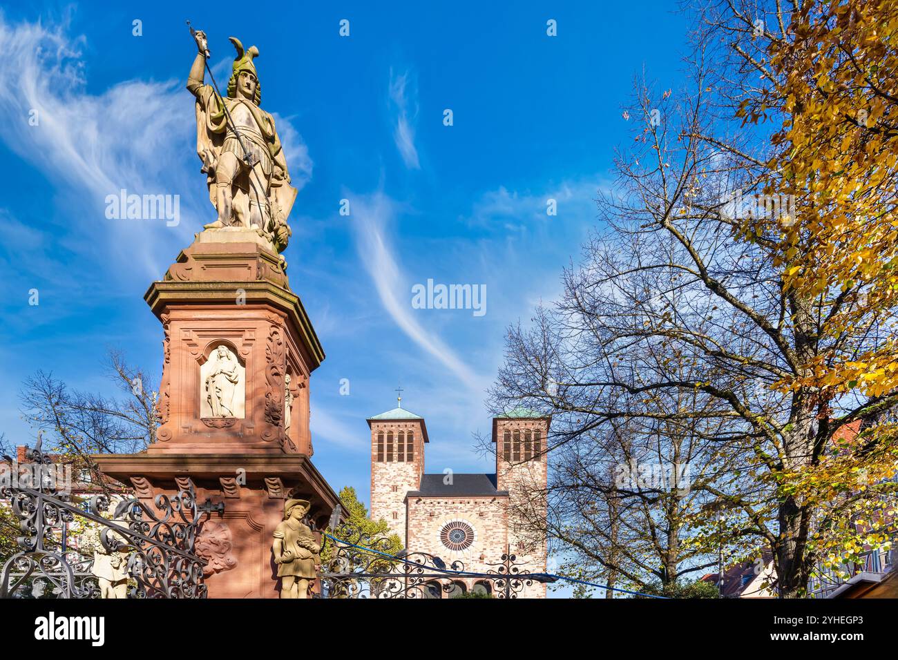 Bensheim: Chiesa di San Giorgio e fontana con il patrono San Giorgio, Bergstrasse, Assia, Germania Foto Stock