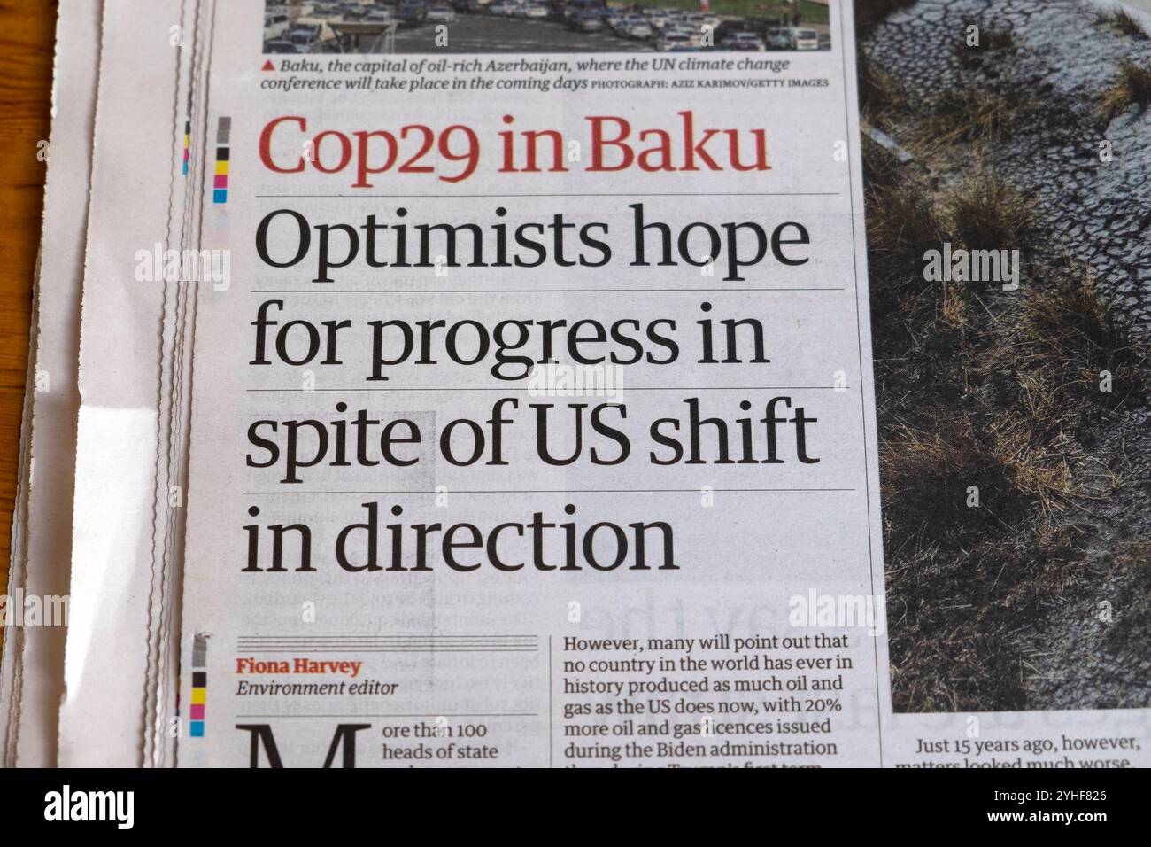 "Cop29 a Baku" "gli ottimisti sperano di compiere progressi nonostante il cambiamento di direzione da parte degli Stati Uniti", il quotidiano Guardian, titolo del vertice sul clima articolo 9 novembre 2024 Regno Unito Foto Stock