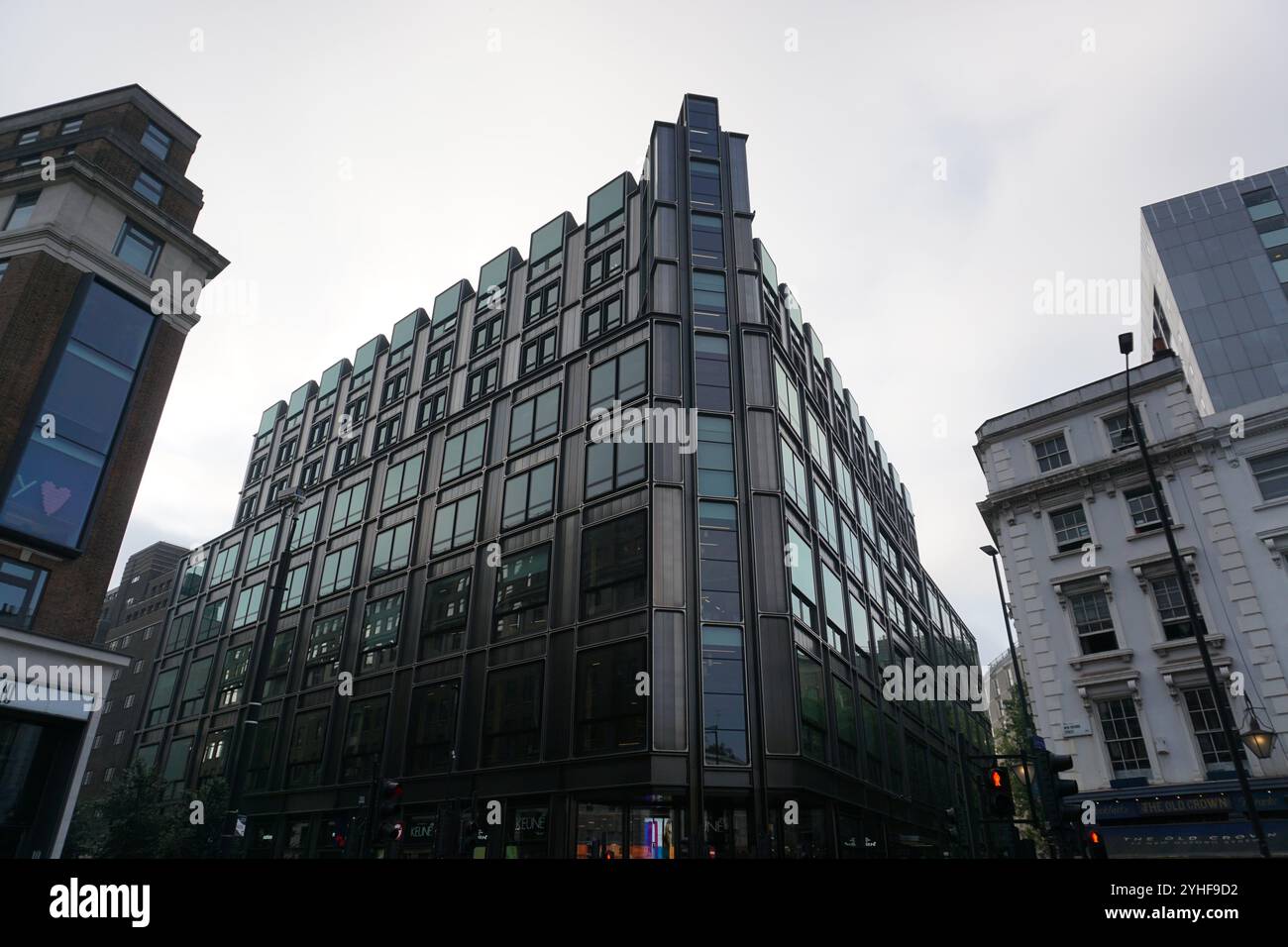 Londra, Regno Unito: Moderna architettura industriale in vetro e acciaio Foto Stock