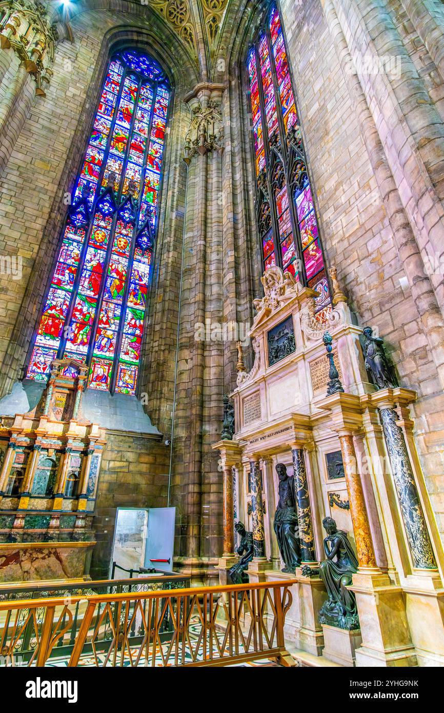 MILANO, ITALIA - 8 APRILE 2022: Il monumento funebre a Gian Giacomo Medici chiamato il Medeghino, Duomo di Milano, l'8 aprile a Milano, Italia Foto Stock