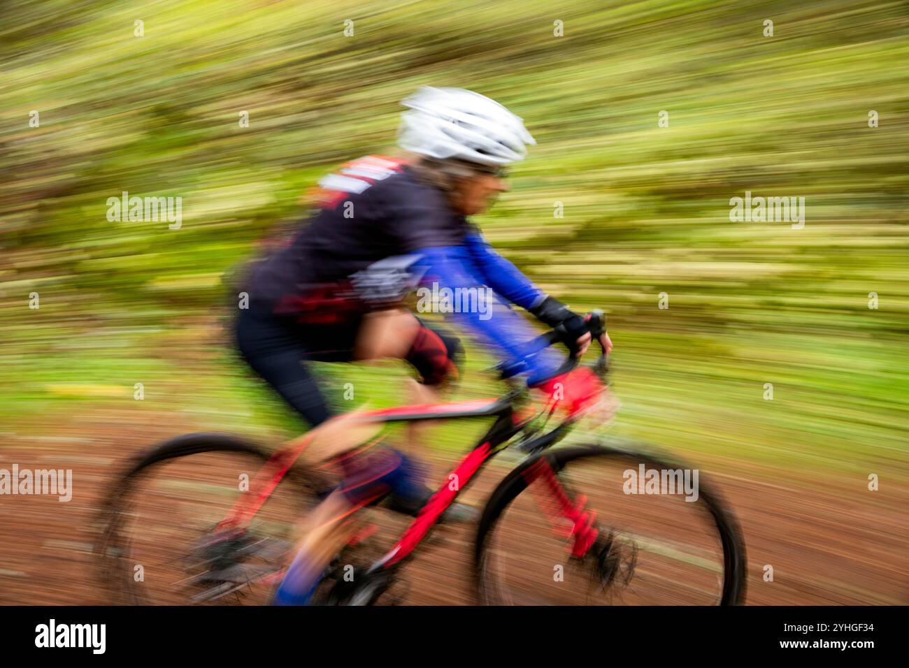 WA26215-00..... WASHINGTON - gara di ciclocross per donne di età superiore a 60 anni a Graham al Frontier Park. Vicky Spring MR#S1 Foto Stock