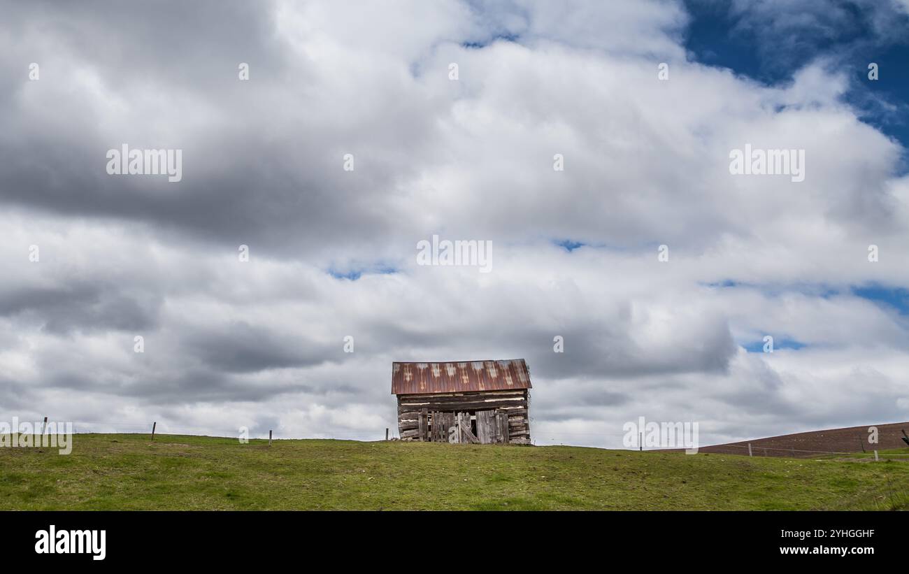 La bellezza dei vecchi fienili Foto Stock