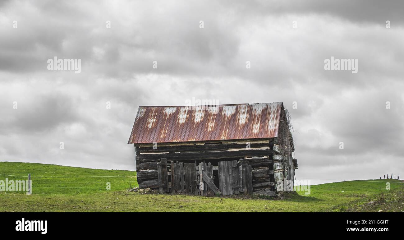 La bellezza dei vecchi fienili Foto Stock