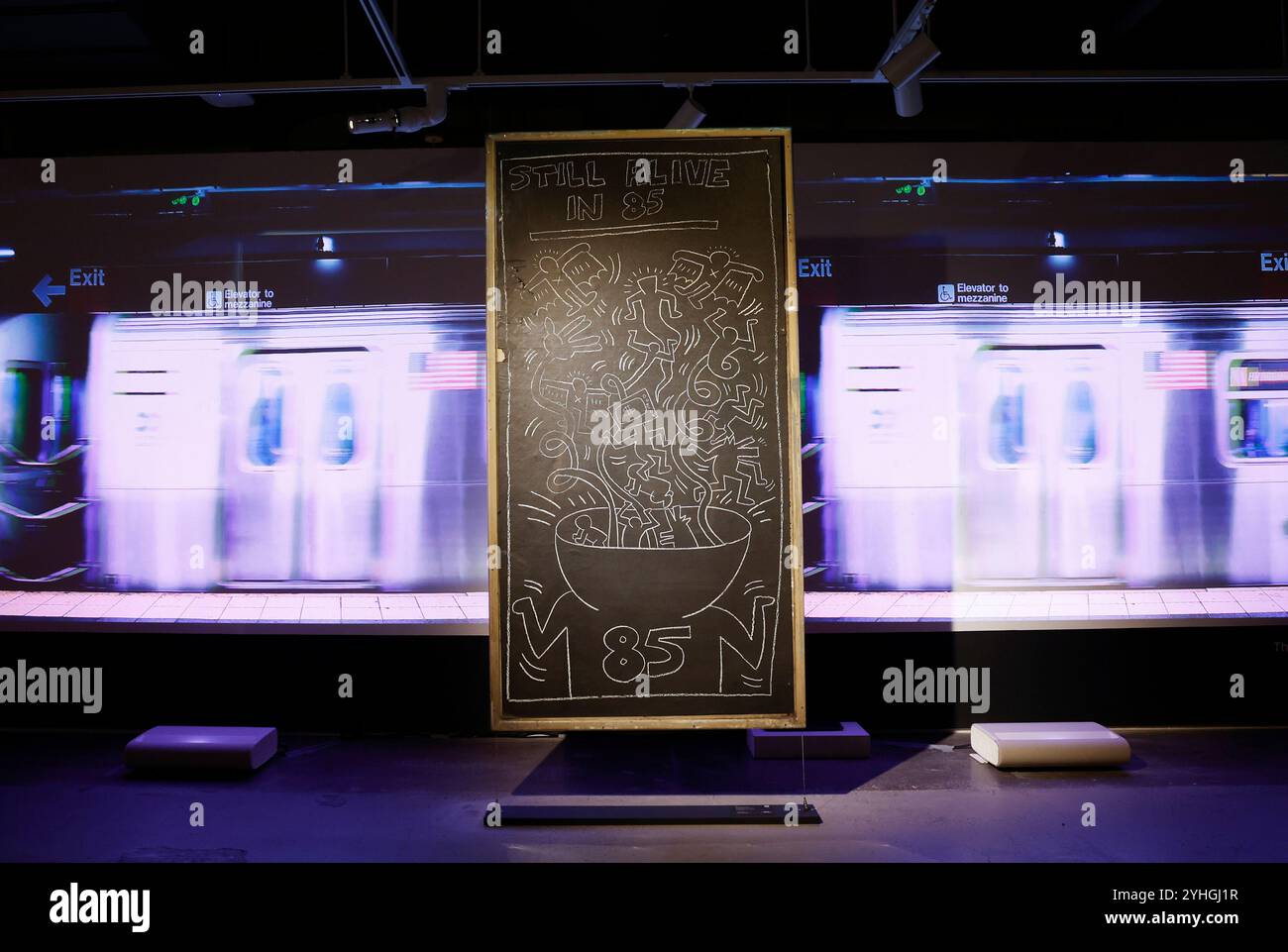 New York, Stati Uniti. 11 novembre 2024. Le opere di Keith Haring sono in mostra come parte dell'asta Now and Contemporary Evening Auction quando Sotheby's ospita un'anteprima mediatica per il New York Marquee Sales lunedì 11 novembre 2024 a New York City. Foto di John Angelillo/UPI credito: UPI/Alamy Live News Foto Stock