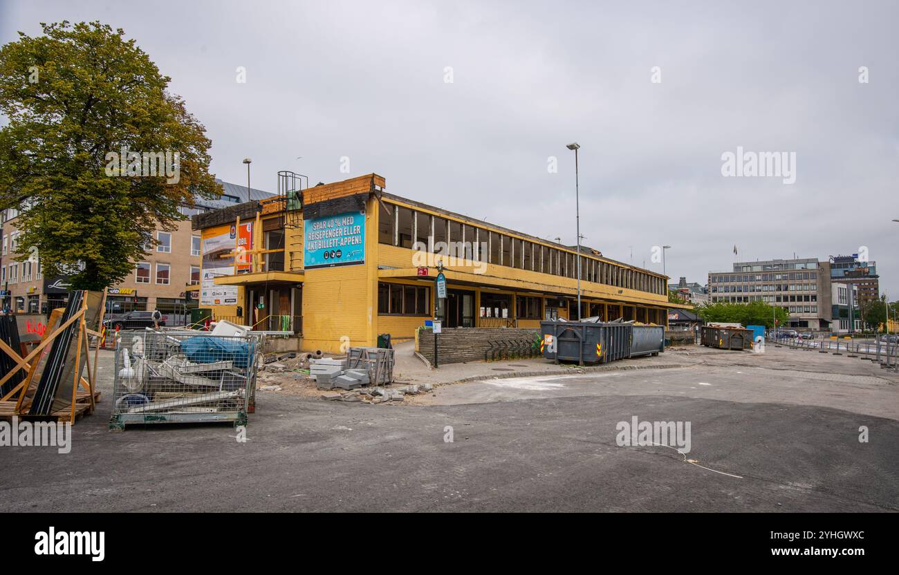 Kristiansand, Norvegia - 14 luglio 2019: Demolizione dell'autobus a Kristiansand. Foto Stock