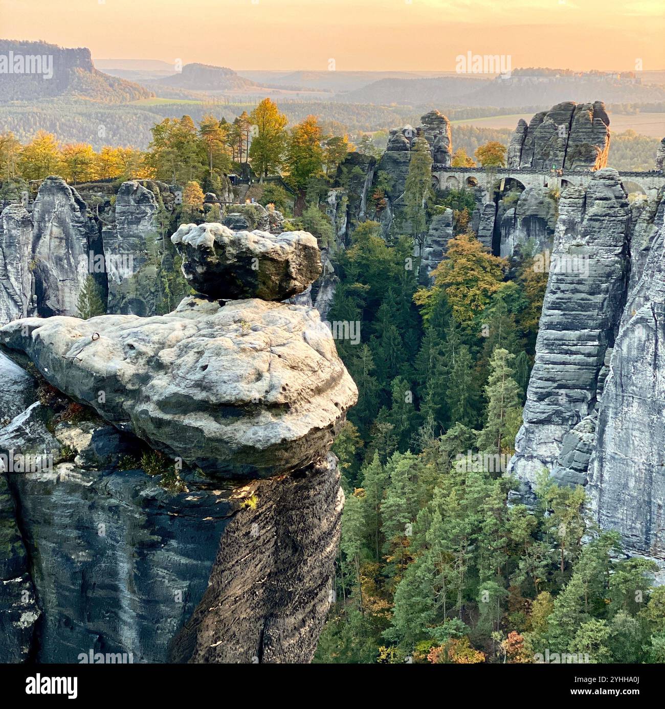 Ponte Bastei, montagne della Svizzera sassone, Sassonia, Germania - Immagine stock catturata con smartphone