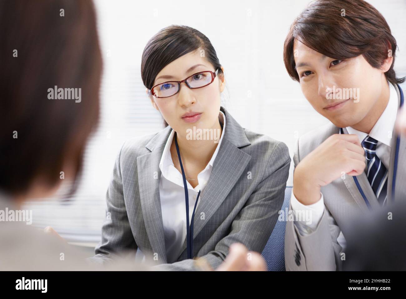 Imprenditore e la donna avente una riunione Foto Stock