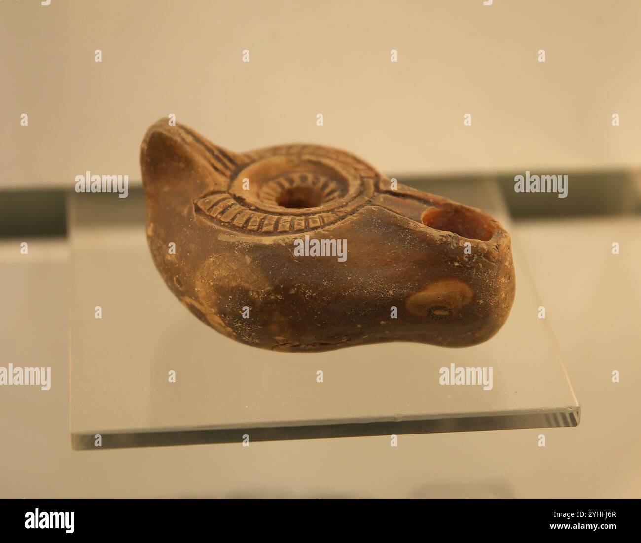 Lampada a olio romana. Terracotta. Museo nazionale romano. Bagni di Diocleziano. Roma. Italia. Foto Stock