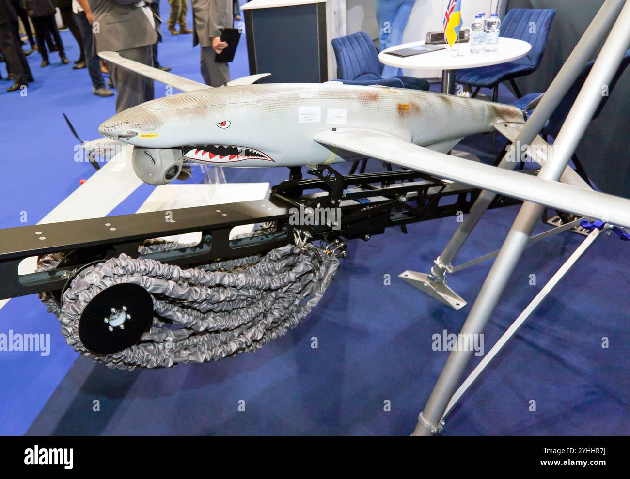 Primo piano di un sistema aereo senza equipaggio multifunzionale UKSPECSYSTEMS Shark posizionato su un Foto Stock Primo piano di un sistema aereo senza equipaggio multifunzionale UKSPECSYSTEMS Shark posizionato su un Foto Stock