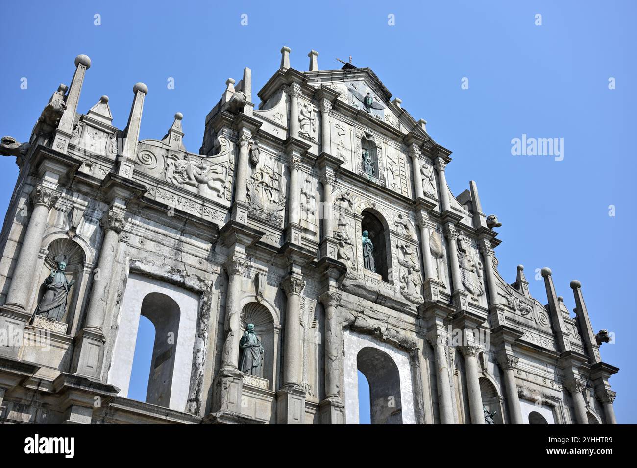 Vista dall'angolo basso delle rovine di San Paolo a Macao Foto Stock