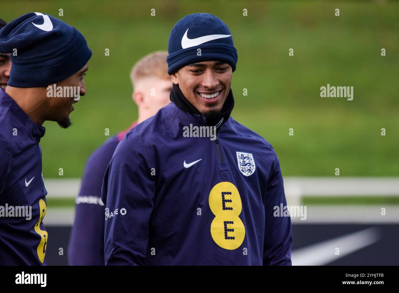 Burton Upon Trent, Regno Unito. 12 novembre 2024. Il centrocampista inglese Jude Bellingham sorride durante l'England Training & Media Day al St. George's Park, Burton upon Trent, Inghilterra, Regno Unito il 12 novembre 2024 Credit: Every Second Media/Alamy Live News Foto Stock