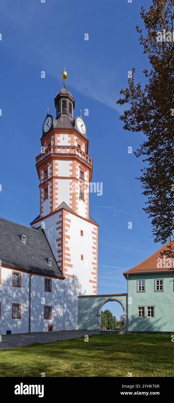 Castello di Ehrenstein, un castello rinascimentale ben conservato con giardino. Ohrdruf, Turingia, Germania, Europa Foto Stock