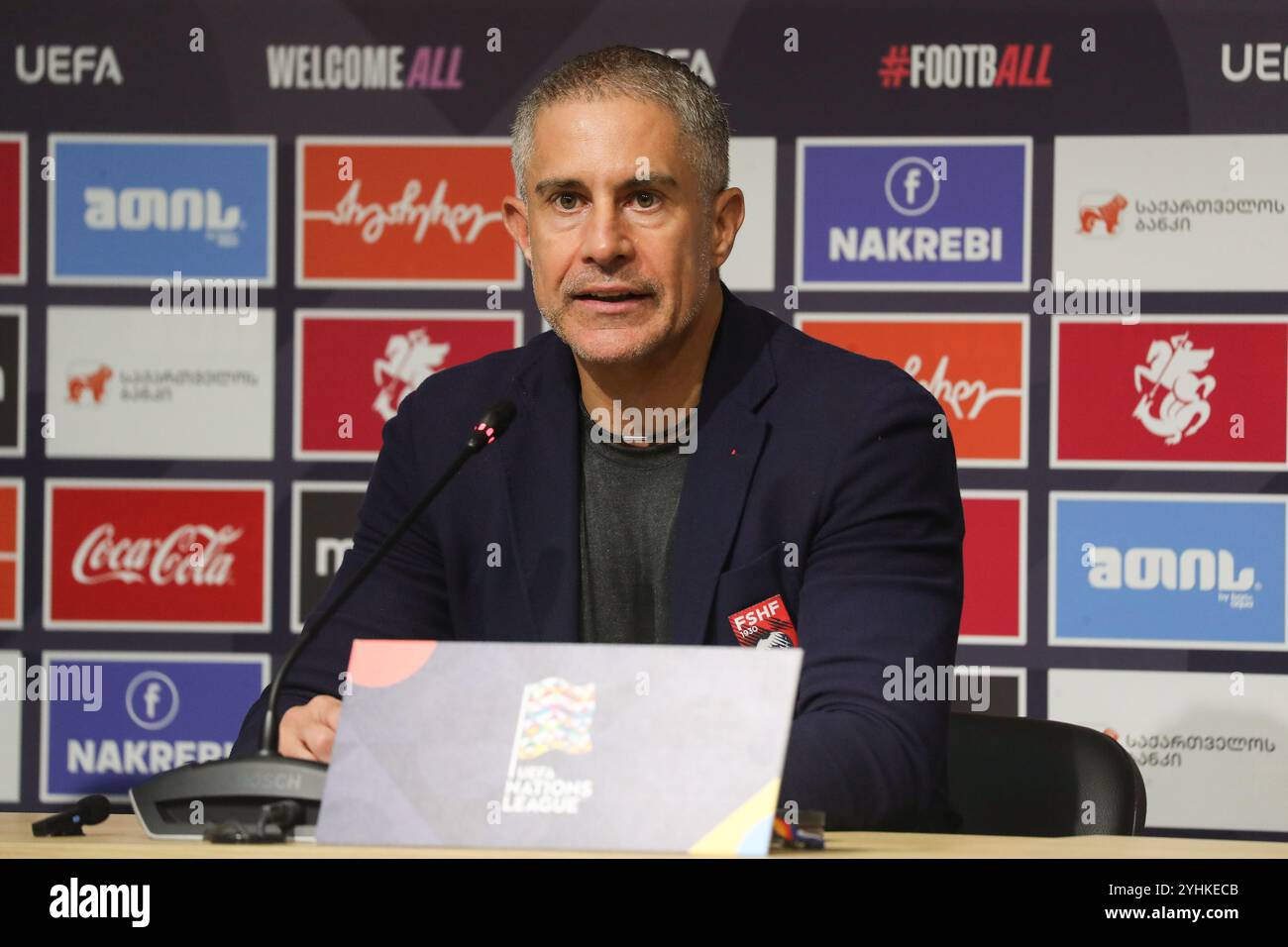 L'allenatore dell'Albania Sylvinho durante la conferenza stampa dopo la partita di UEFA Nations League tra Georgia e Albania al Mikheil Meskhi S. Foto Stock