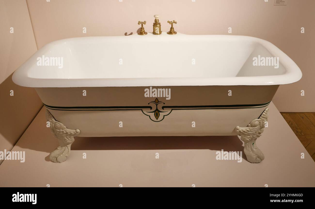 PRIVATE LE VITE DALLA CAMERA DA LETTO ALLA MOSTRA SUI SOCIAL MEDIA DI PARIGI Foto Stock