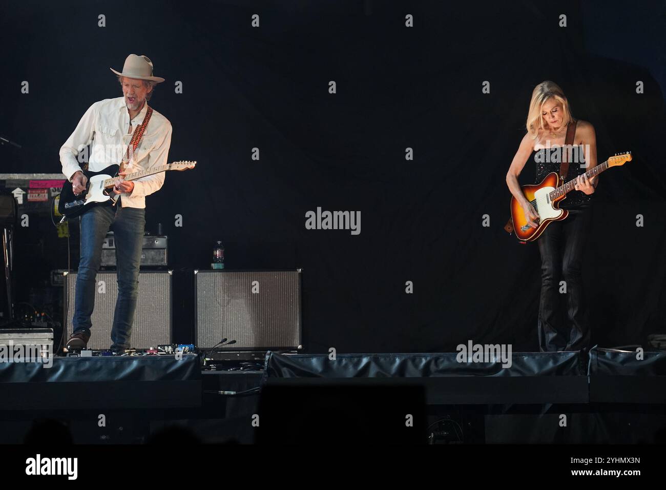 Arlington, Stati Uniti. 6 novembre 2024. La cantante americana Sheryl Crow si esibisce sul palco come parte del P!nk Summer Carnival Tour 2024 al Globe Life Field. Il 6 novembre 2024 ad Arlington, Texas, Stati Uniti. (Foto di Javier Vicencio/ Eyepix/Sipa USA) credito: SIPA USA/Alamy Live News Foto Stock