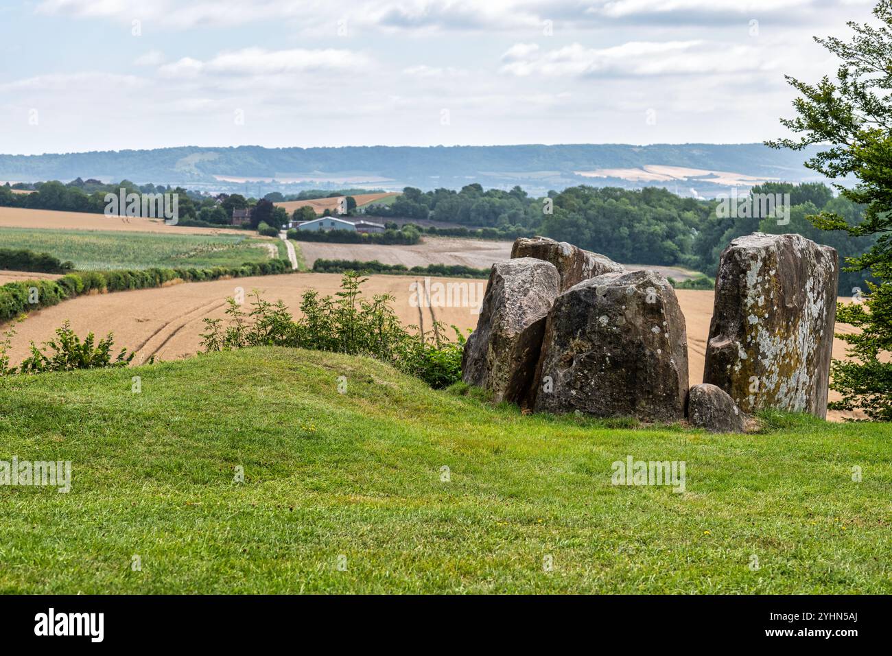 La Coldrum Long Barrow conosciuta anche come le pietre di Coldrum vicino a Trottiscliffe, West Malling, Maidstone, Kent Foto Stock
