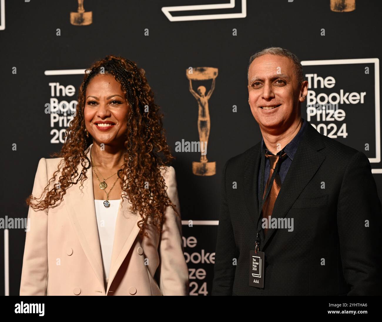 LONDRA, REGNO UNITO. 11 novembre 2024. Sara Collins, Nitin Sawhney partecipa alla cerimonia del Booker Prize 2024, all'Old Billingsgate di Londra, Regno Unito. (Foto di 李世惠/SEE li/Picture Capital) credito: Vedi li/Picture Capital/Alamy Live News Foto Stock