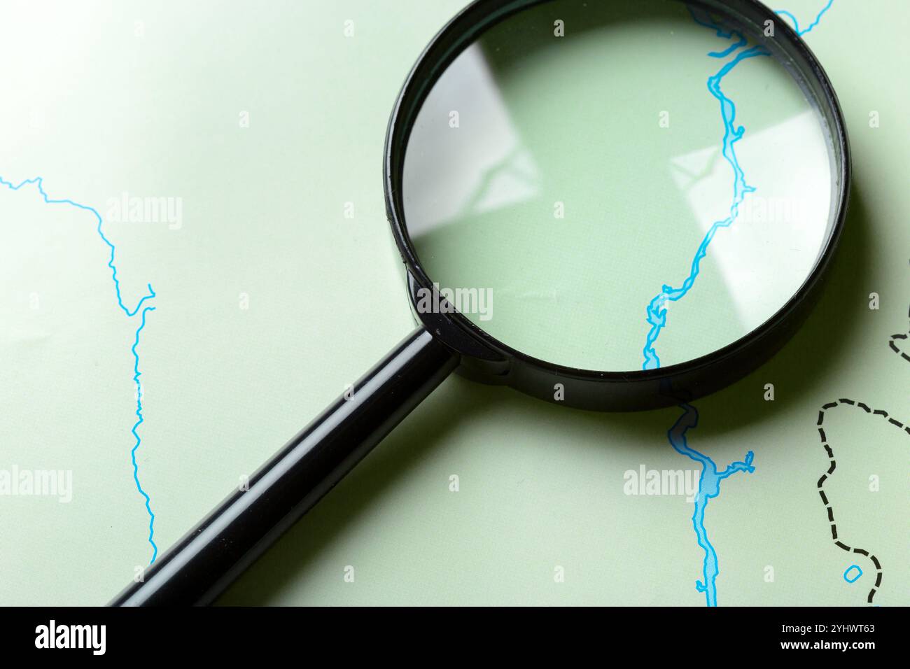 Lente di ingrandimento e mappa Foto Stock