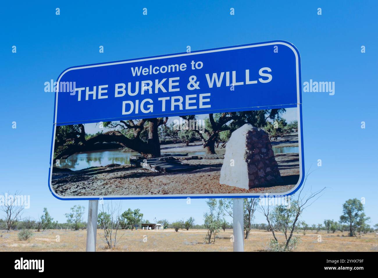 Benvenuto al cartello Burke and Wills Dig Tree, un sito di interesse storico vicino a Innamincka, Australia meridionale, SA, Australia Foto Stock