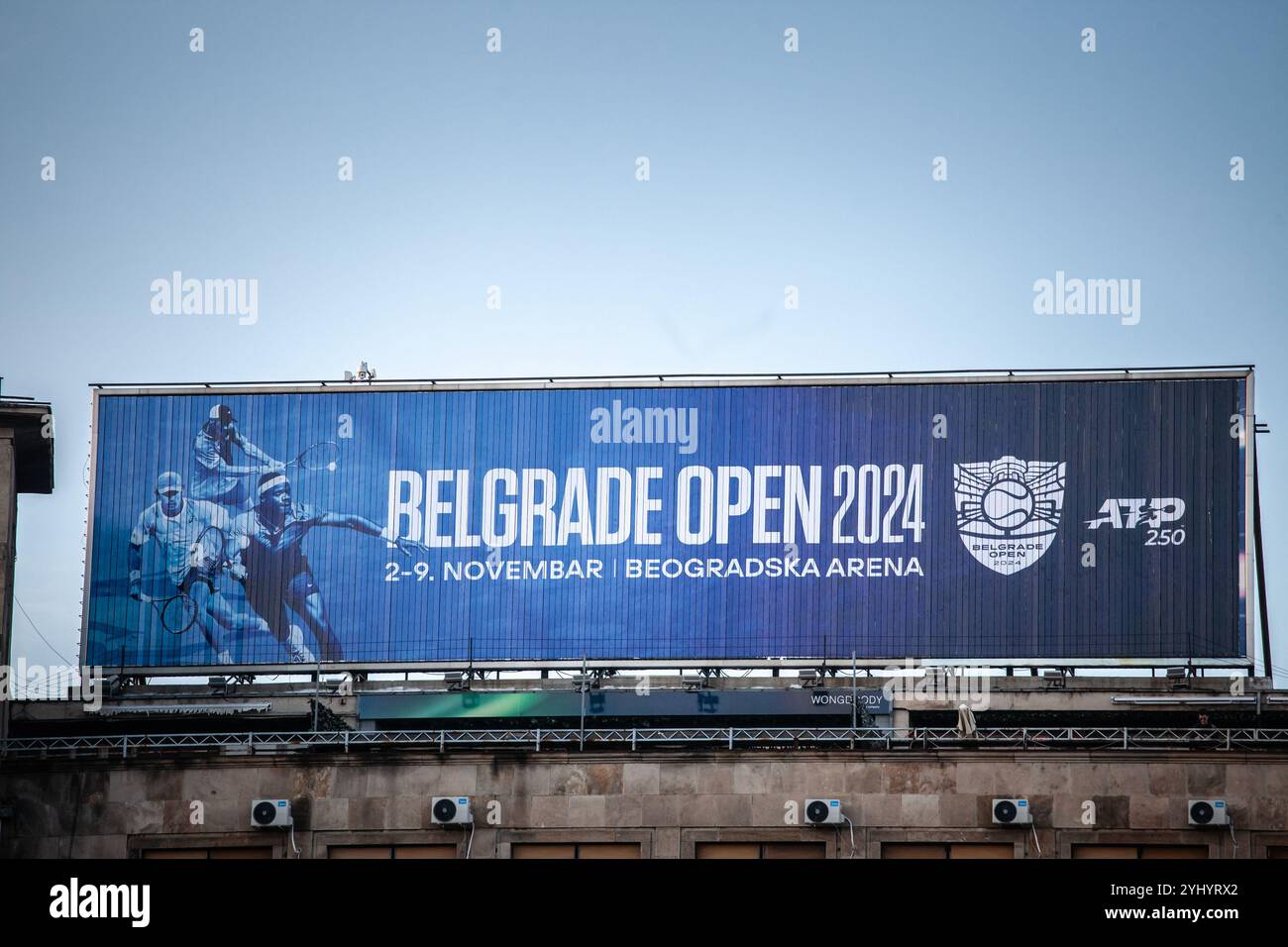 BELGRADO, SERBIA - 21 OTTOBRE 2024: affissioni pubblicitarie il torneo di tennis Belgrade Open 2024 viene visualizzato in città. Il Belgrado Open è un Foto Stock