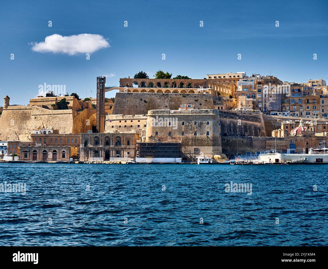 Vista panoramica di la Valletta dal mare, Malta Foto Stock