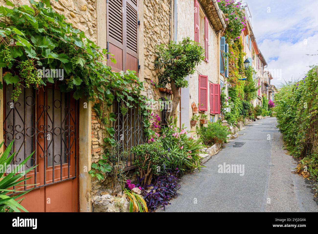 Vecchi edifici in pietra ad Antibes, Provence-Alpes-Côte d'Azur, Francia Foto Stock